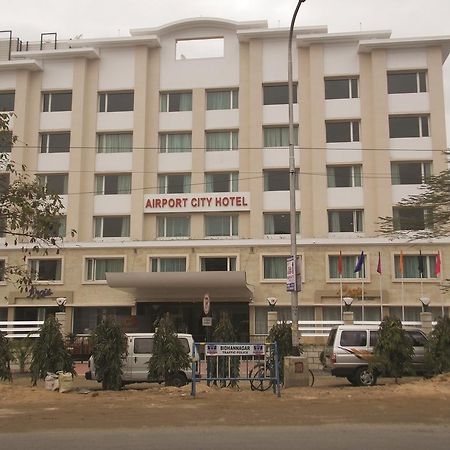 Airport City Hotel Calcutta  Esterno foto