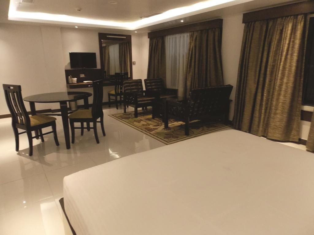 Airport City Hotel Calcutta  Camera foto