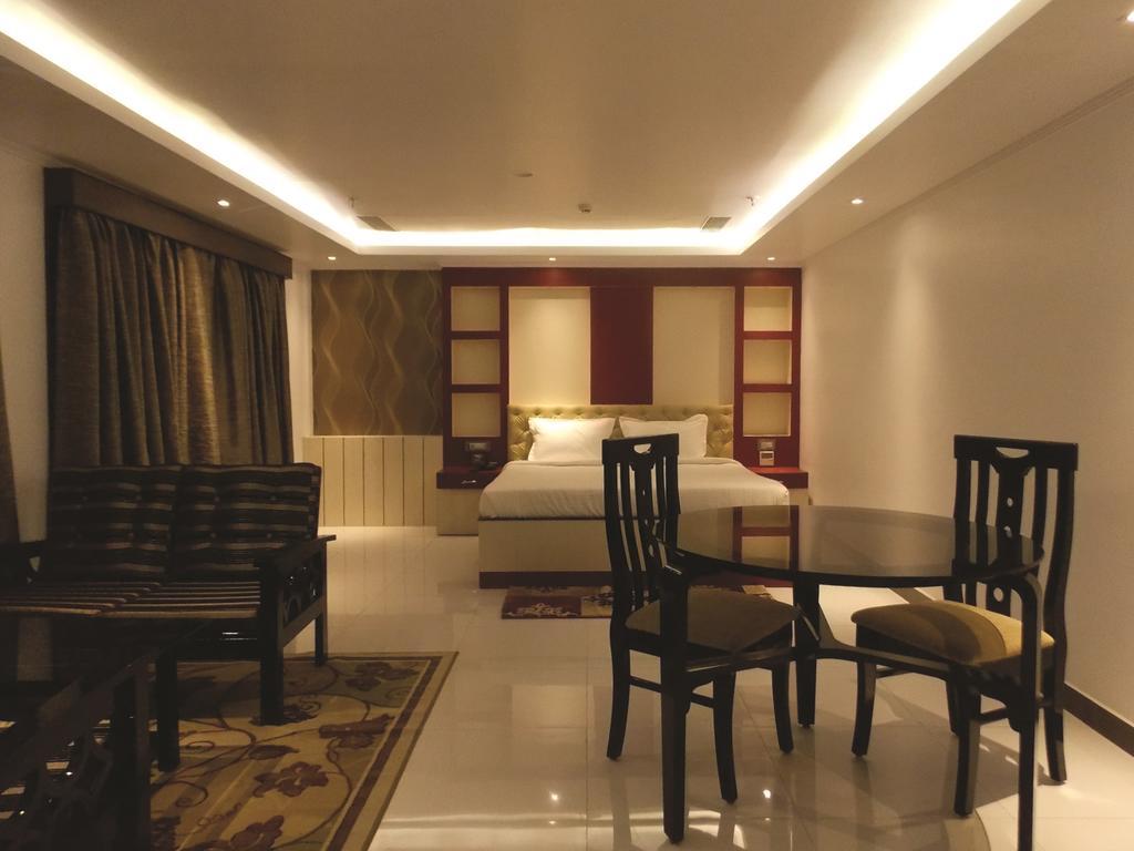 Airport City Hotel Calcutta  Camera foto