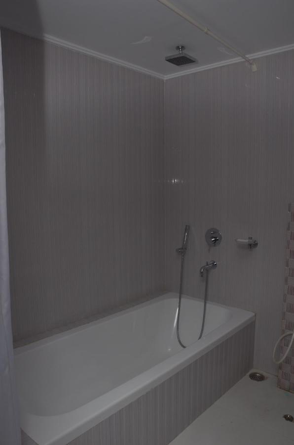 Airport City Hotel Calcutta  Esterno foto